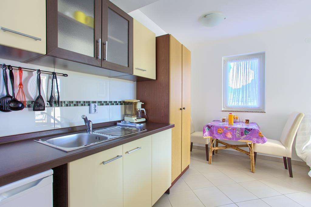 Apartments Vlatko Krk Town Extérieur photo
