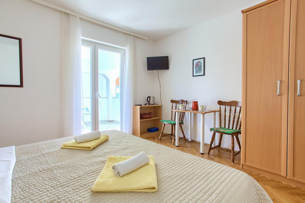 Apartments Vlatko Krk Town Extérieur photo