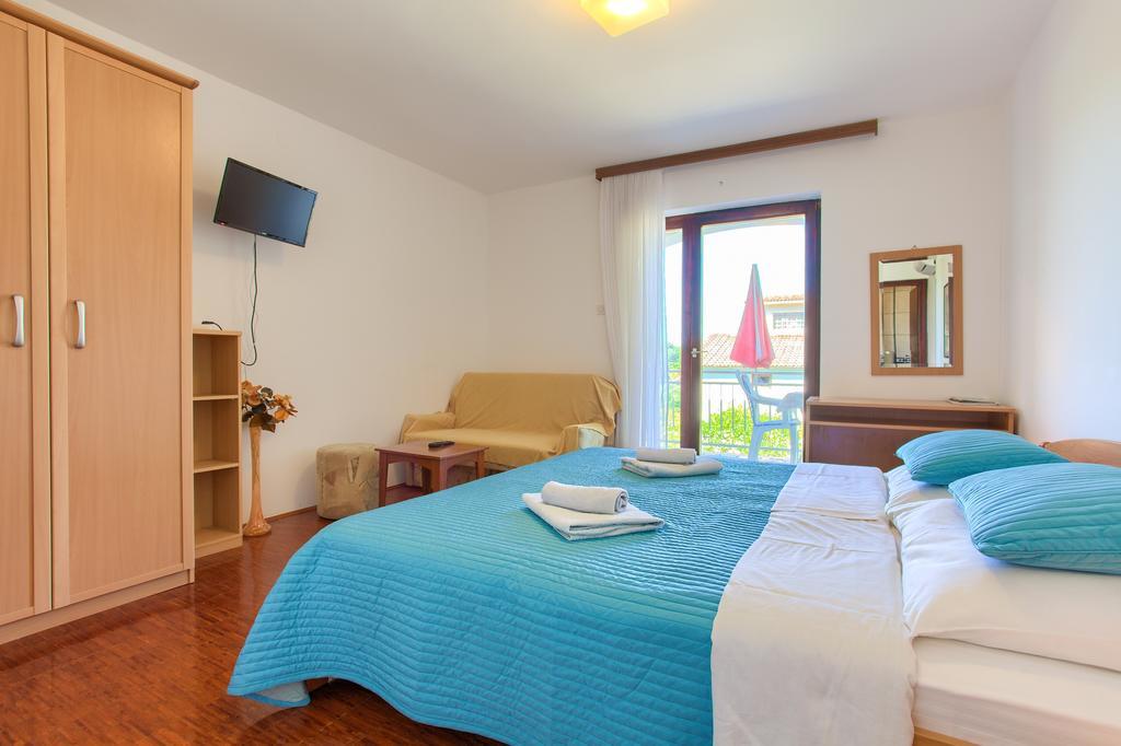 Apartments Vlatko Krk Town Extérieur photo