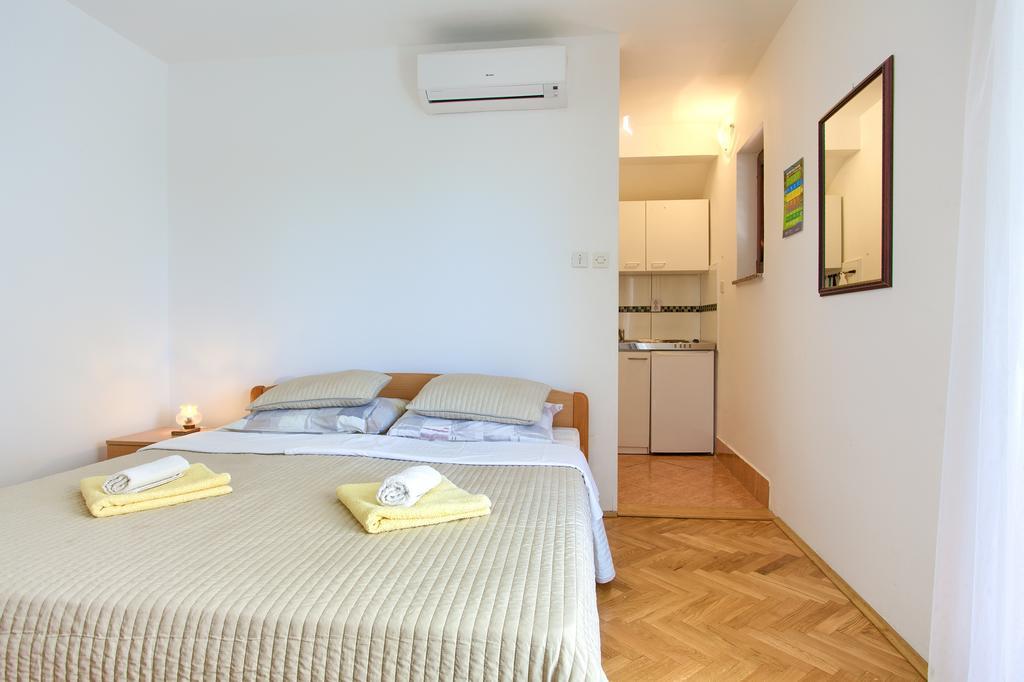 Apartments Vlatko Krk Town Extérieur photo